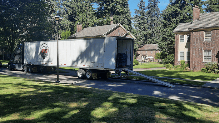 van-shipment-unloading